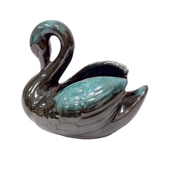 Vintage Blue Mountain Pottery Swan Planter or Trinket Dish - Picture 2 of 10